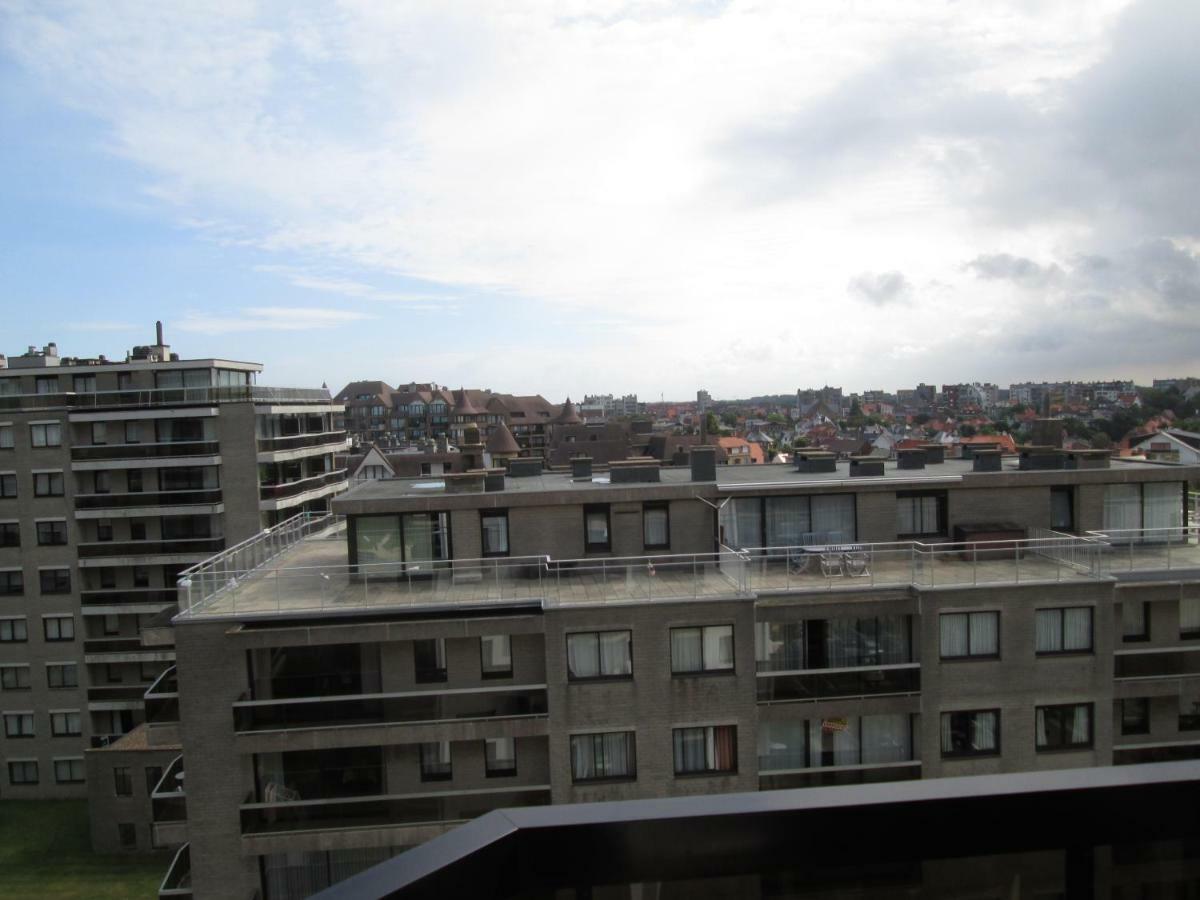 Plaza Apartment *